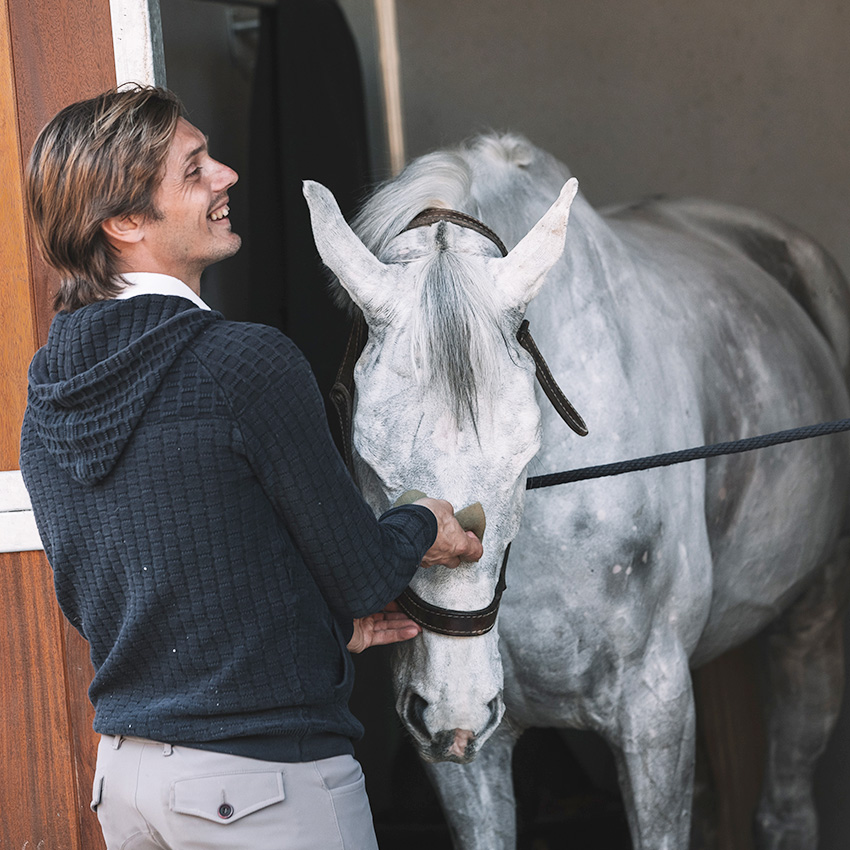 Tuto Vidéo : Préparer son cheval avant un concours